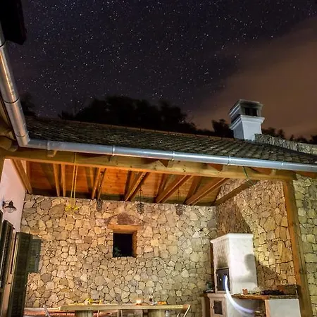 Nyaraló Henye Homes *