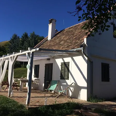 Henye Homes Nyaraló Balatonhenye